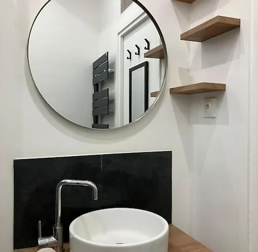 Un Petit Cocon En Plein Coeur Du 11eme *